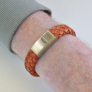 Flettet læderarmbånd 14x6 mm - antik orange