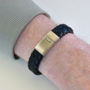 Flettet læderarmbånd 14x6 mm – sort