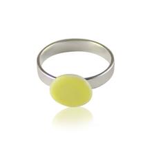 Lille solgul fingerring
